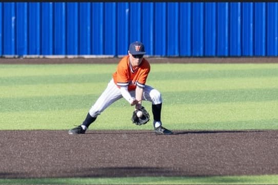 Fielding a ground ball — Wakeland
