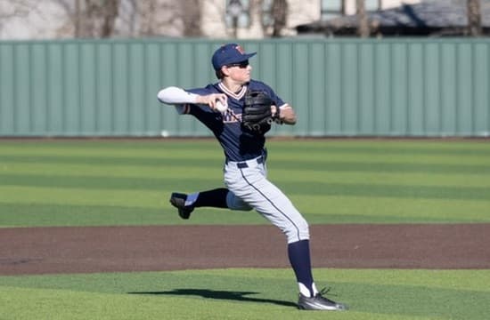 Throwing across the diamond